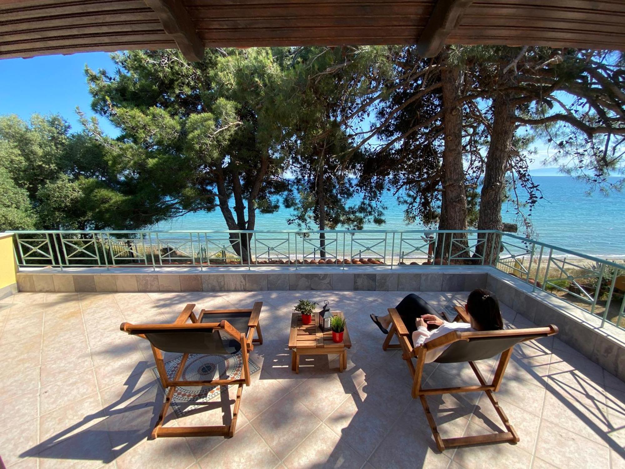 Sea Front Villa Myrat Epanomi Exterior photo
